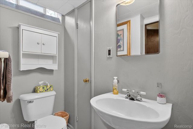 14582 Blue Skies Street, Livonia, MI 48154