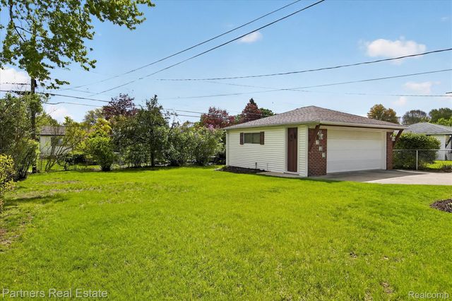 14582 Blue Skies Street, Livonia, MI 48154
