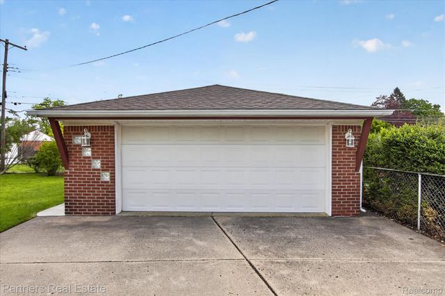14582 Blue Skies Street, Livonia, MI 48154