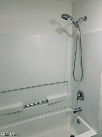 154 E Archwood Avenue, Akron, OH 44301