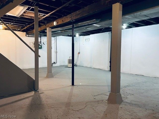 154 E Archwood Avenue, Akron, OH 44301