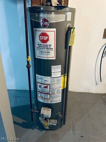 154 E Archwood Avenue, Akron, OH 44301