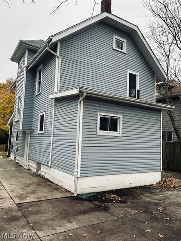 154 E Archwood Avenue, Akron, OH 44301