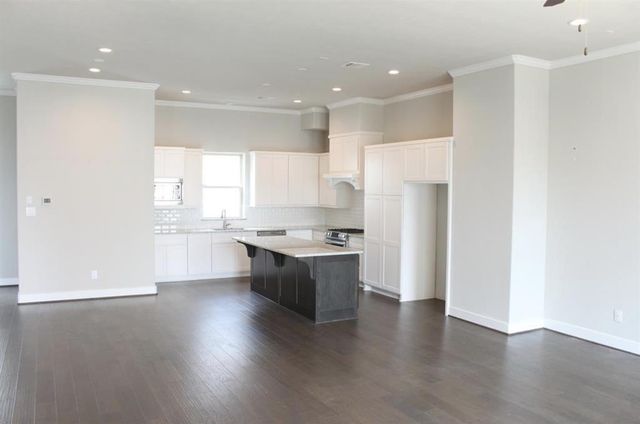 10915 Brookeshire Chase Lane, Houston, TX 77043