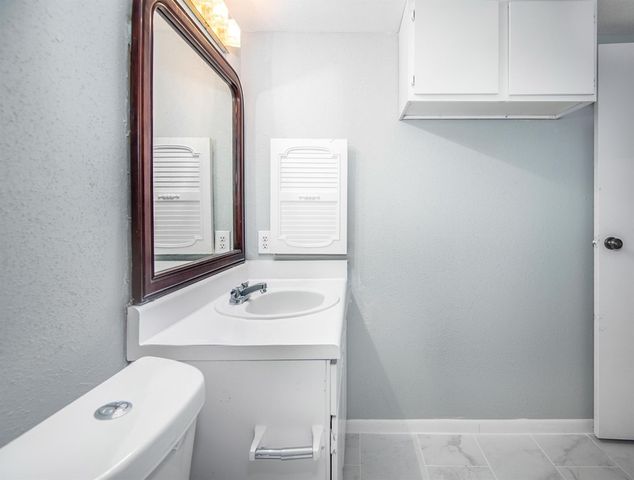 3085 Walnut Bend Lane 35, Houston, TX 77042