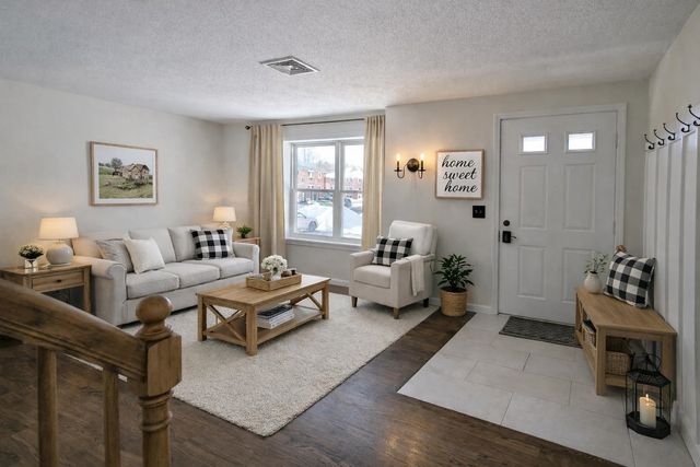 107 Franklin Street Ext Unit 4, Derry, NH 03038