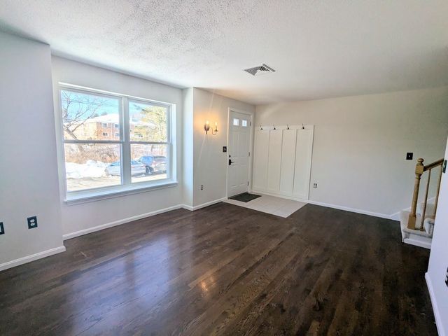 107 Franklin Street Ext Unit 4, Derry, NH 03038