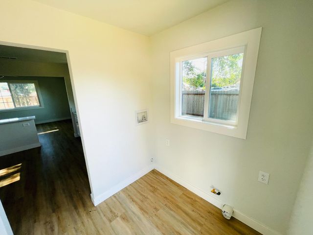 1757 Kenwood St, Sacramento, CA 95815