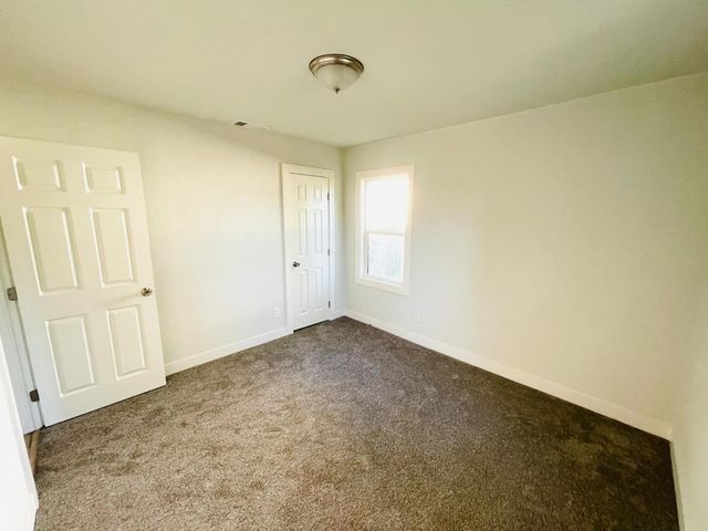 1757 Kenwood St, Sacramento, CA 95815