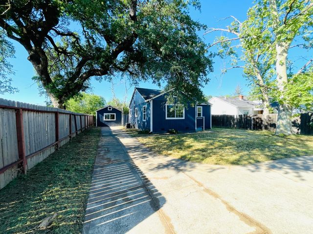 1757 Kenwood St, Sacramento, CA 95815