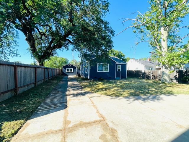 1757 Kenwood St, Sacramento, CA 95815