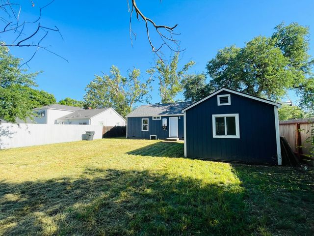 1757 Kenwood St, Sacramento, CA 95815