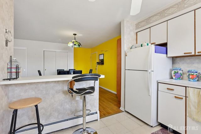 24 Woodedge Avenue A8, Edison, NJ 08817