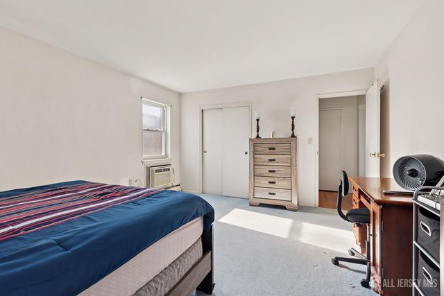 24 Woodedge Avenue A8, Edison, NJ 08817