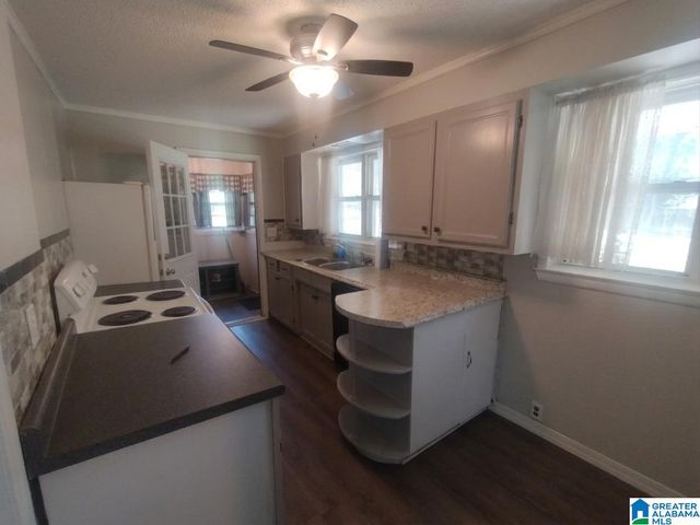 115 LAKELAND AVENUE, Hueytown, AL 35023