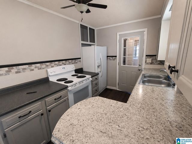 115 LAKELAND AVENUE, Hueytown, AL 35023