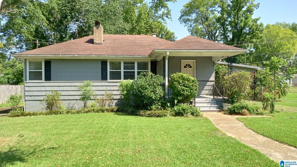 115 LAKELAND AVENUE, Hueytown, AL 35023