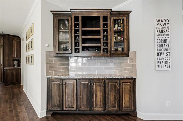 928 N Stonecrest Road, Olathe, KS 66061