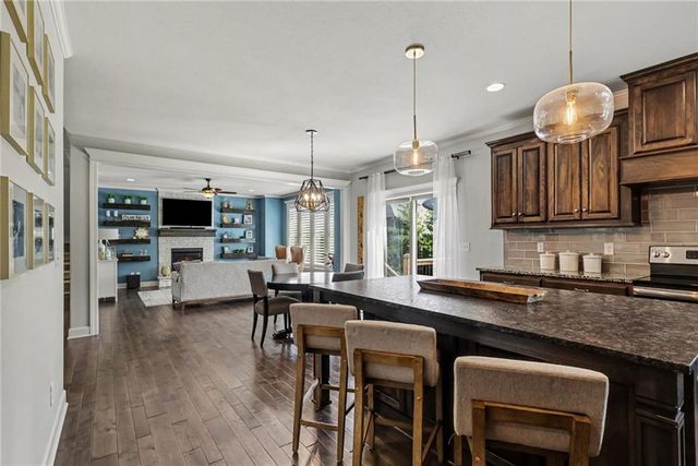 928 N Stonecrest Road, Olathe, KS 66061