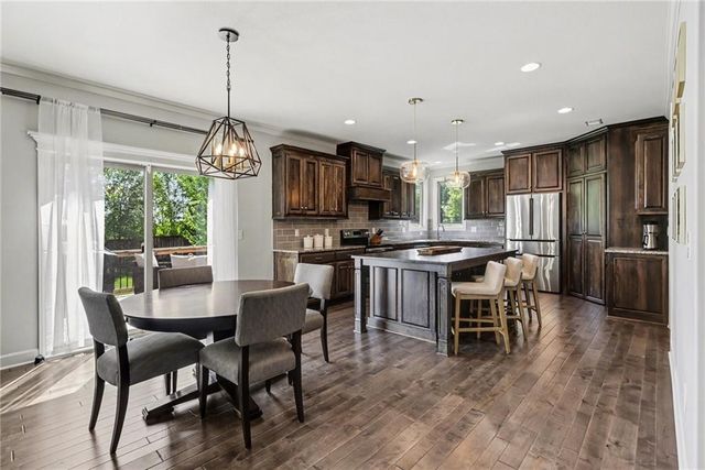 928 N Stonecrest Road, Olathe, KS 66061