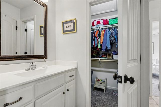 928 N Stonecrest Road, Olathe, KS 66061