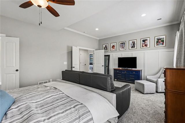 928 N Stonecrest Road, Olathe, KS 66061