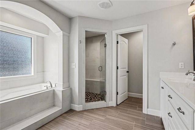 928 N Stonecrest Road, Olathe, KS 66061