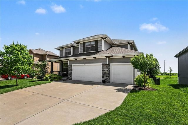 928 N Stonecrest Road, Olathe, KS 66061