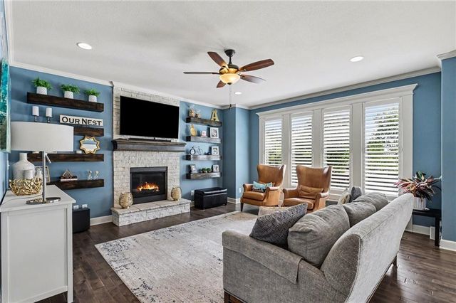 928 N Stonecrest Road, Olathe, KS 66061