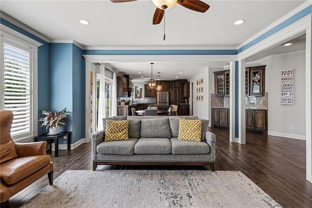 928 N Stonecrest Road, Olathe, KS 66061