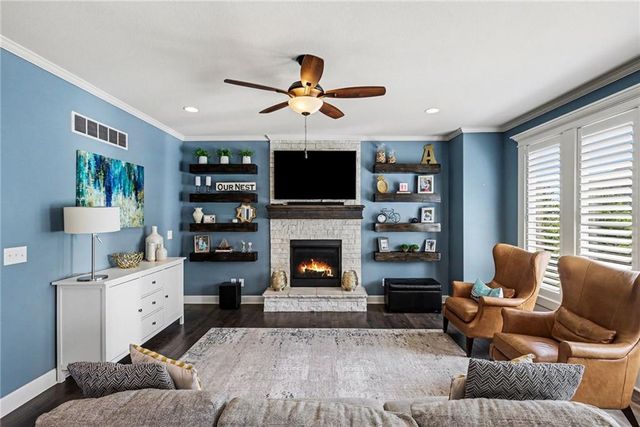 928 N Stonecrest Road, Olathe, KS 66061