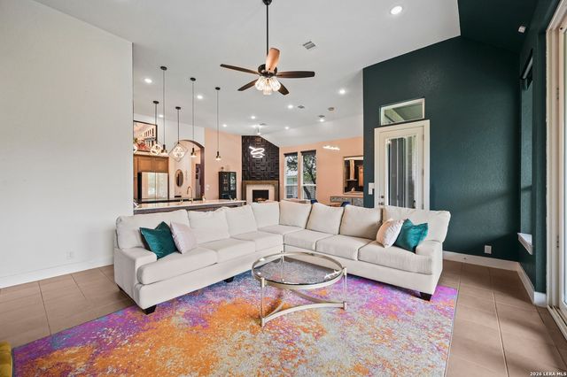 135 WILD ROSE HL, Boerne, TX 78006