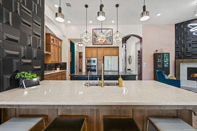 135 WILD ROSE HL, Boerne, TX 78006
