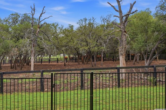 135 WILD ROSE HL, Boerne, TX 78006