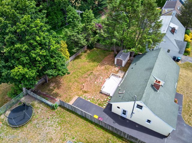 25 Dorwood Drive, Colonie, NY 12211
