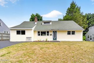 25 Dorwood Drive, Colonie, NY 12211