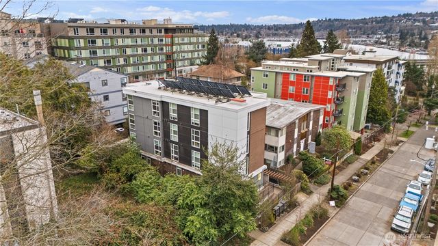 4046 8th Avenue NE, Seattle, WA 98105