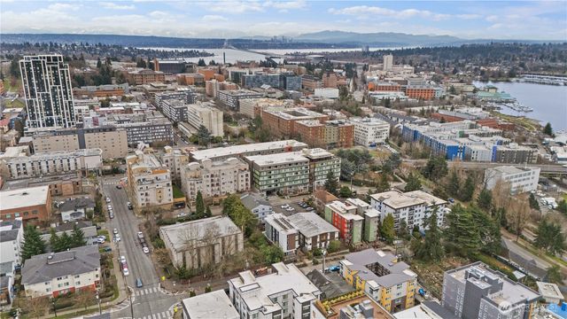 4046 8th Avenue NE, Seattle, WA 98105