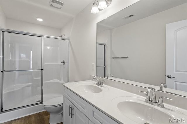 1404 Orchard Lakes Circle, Belleville, IL 62220