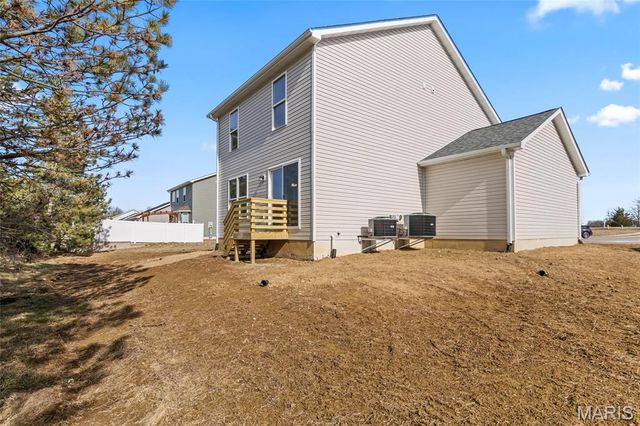 1404 Orchard Lakes Circle, Belleville, IL 62220