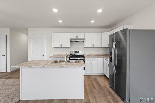 1404 Orchard Lakes Circle, Belleville, IL 62220