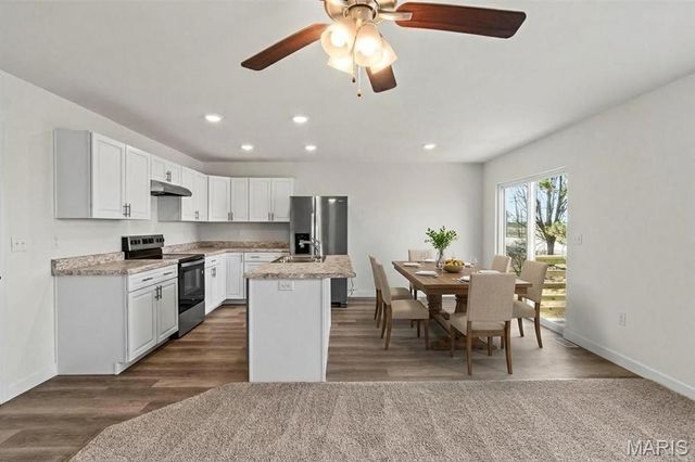 1404 Orchard Lakes Circle, Belleville, IL 62220