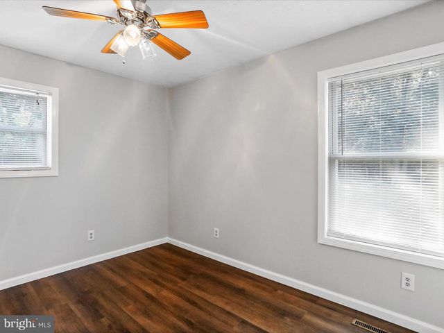 1840 SHADE LN, Berkeley Springs, WV 25411