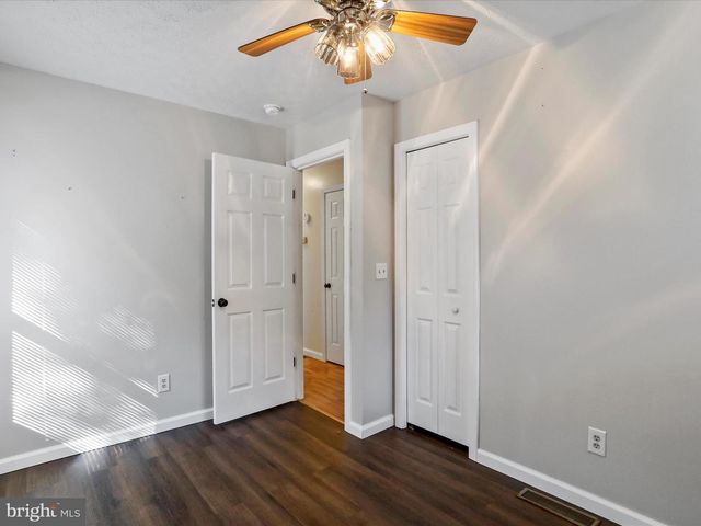 1840 SHADE LN, Berkeley Springs, WV 25411