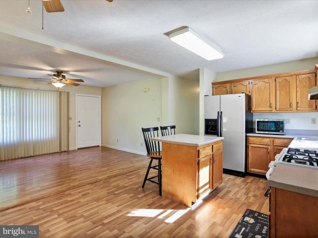 1840 SHADE LN, Berkeley Springs, WV 25411