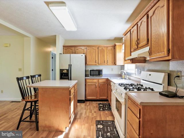 1840 SHADE LN, Berkeley Springs, WV 25411