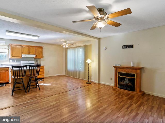 1840 SHADE LN, Berkeley Springs, WV 25411