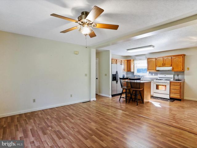 1840 SHADE LN, Berkeley Springs, WV 25411