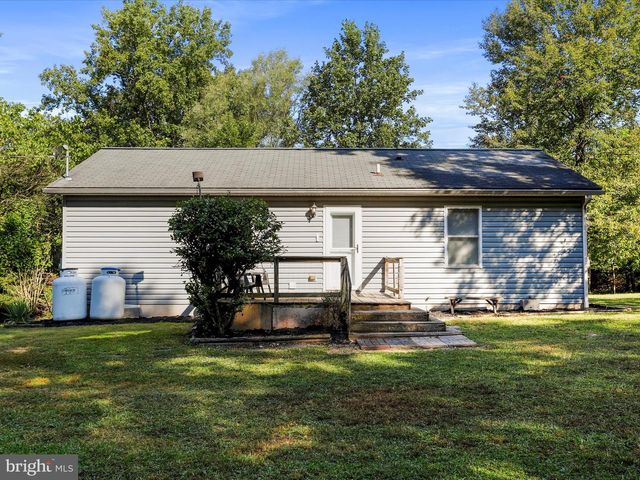 1840 SHADE LN, Berkeley Springs, WV 25411
