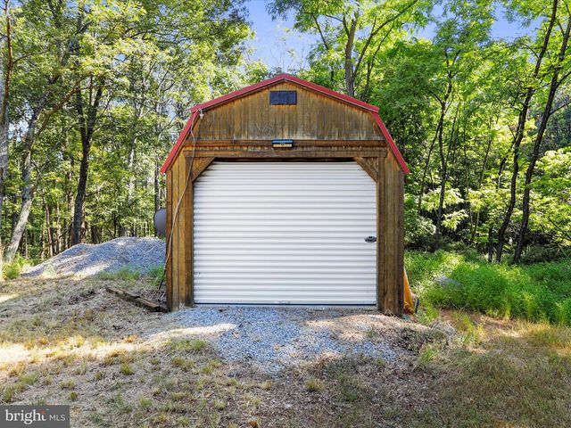 1840 SHADE LN, Berkeley Springs, WV 25411